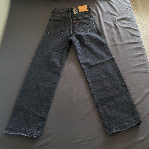 Levi's® Premium
RIBCAGE STRAIGHT ANKLE WOMEN'S JEANS - Picture 7 of 9